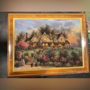 Reuge Italian Music Box - Plays CAMELOT. No key